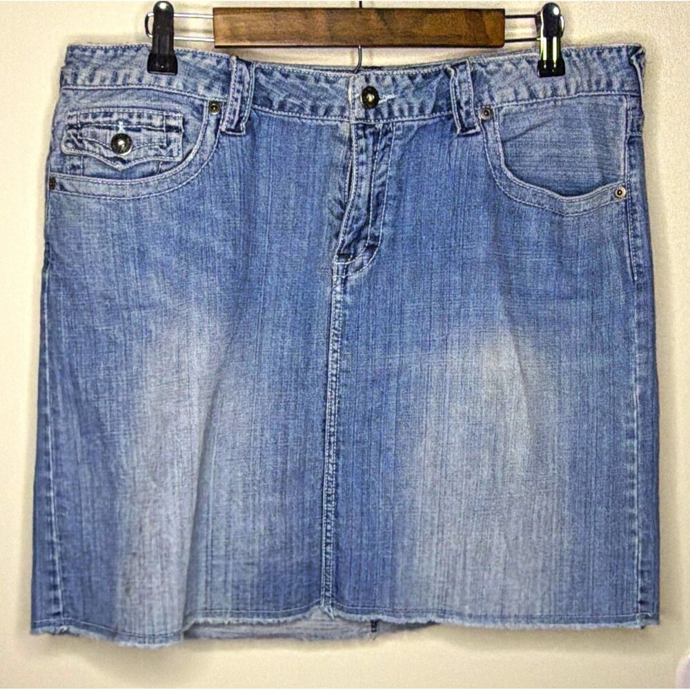 Maurices Blue Denim Short Straight Pencil Skirt Pockets Button Closure size 16
